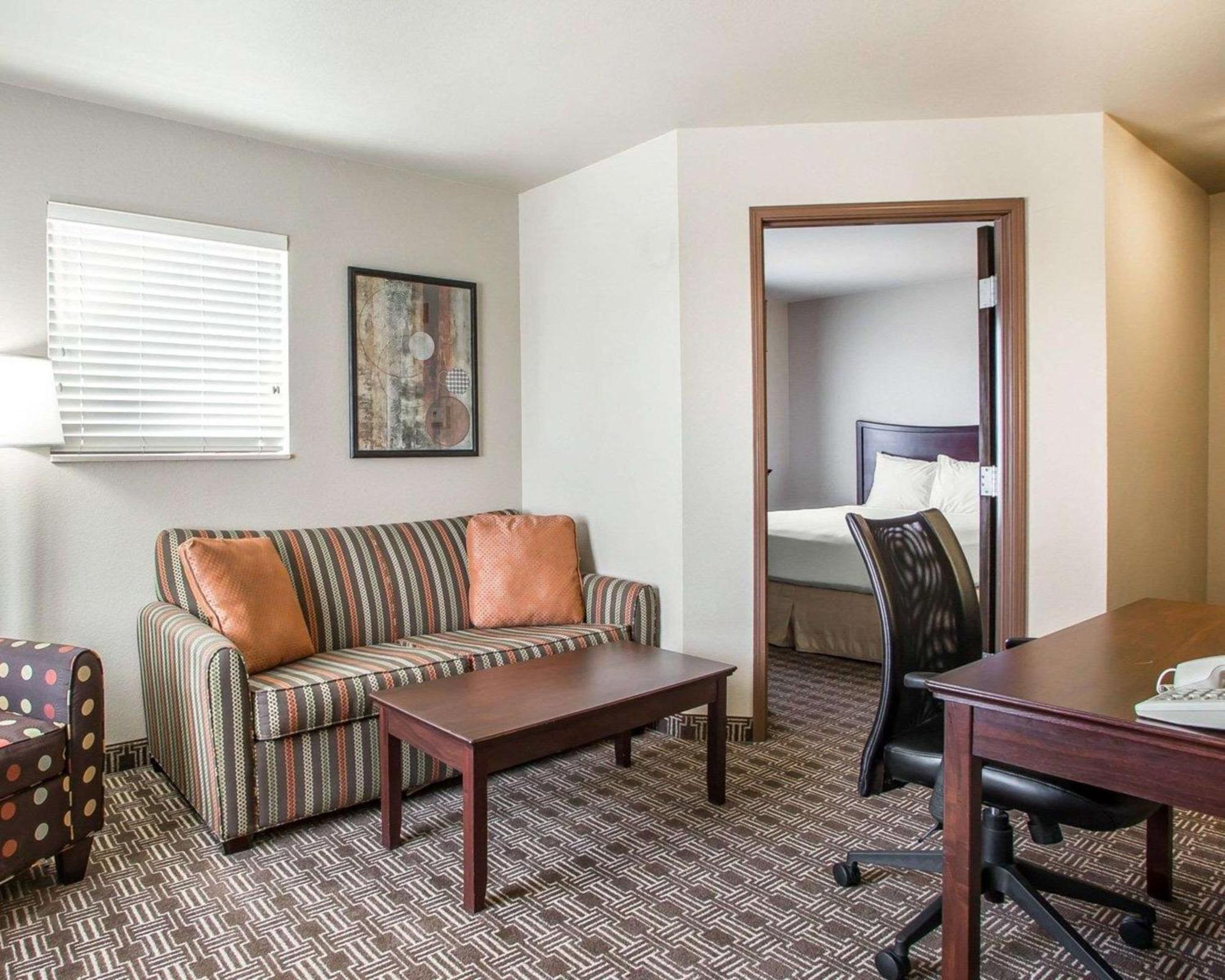 Mainstay Suites St Robert - Fort Leonard Wood Сейнт Робърт Екстериор снимка